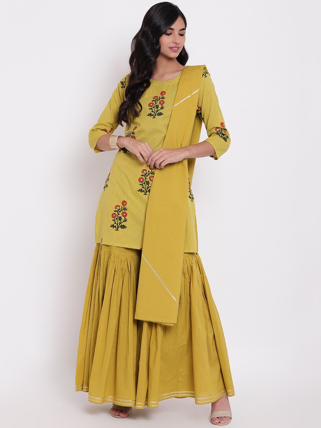 

Divena Women Floral Printed Pure Cotton Kurta with Sharara & With Dupatta, Yellow