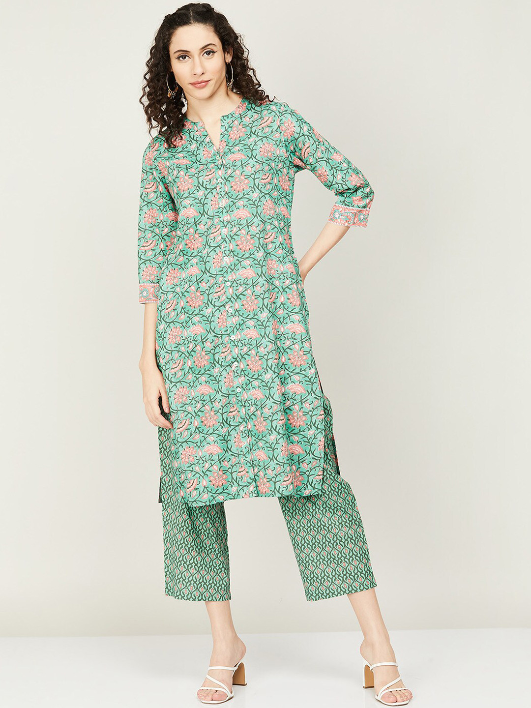 

Melange by Lifestyle Women Floral Printed Kurta with Trousers, Green