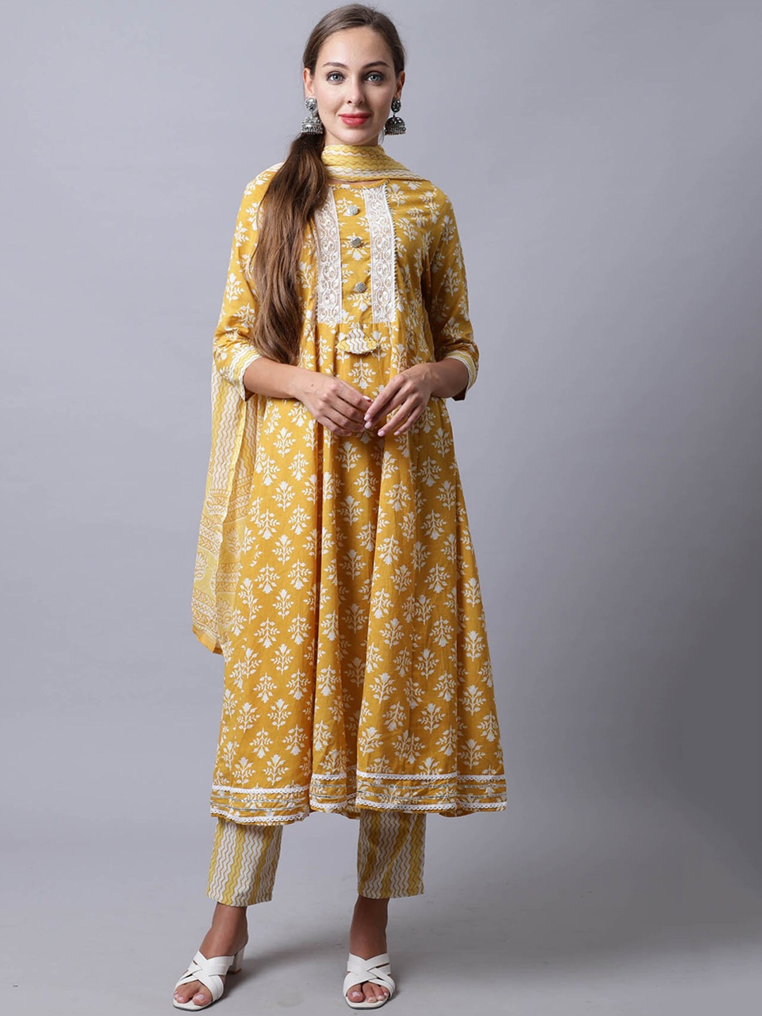 

Rajnandini Floral Printed Gotta Patti Pure Cotton Kurta with Trousers & With Dupatta, Mustard