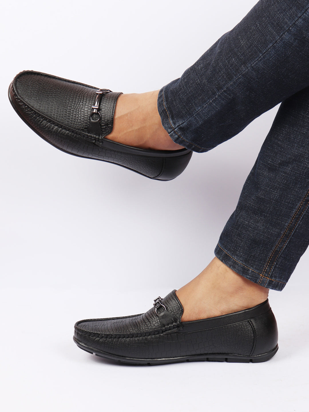 

FAUSTO Men Textured Lightweight Loafers, Black