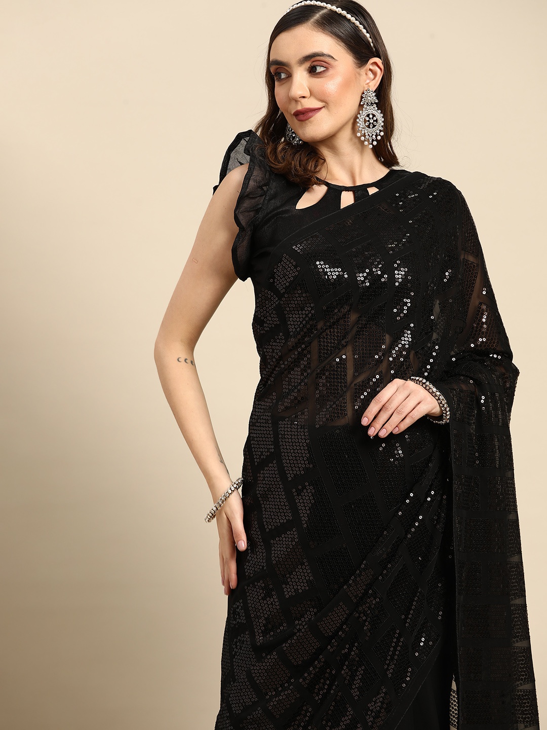 

SERONA FABRICS Embellished Sequinned Pure Georgette Saree, Black