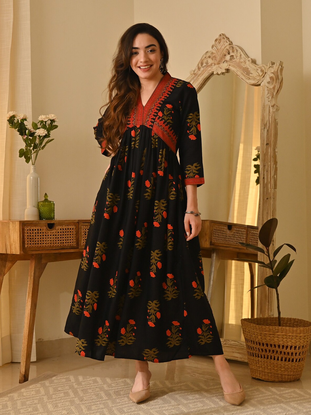 

Rustorange Floral Maxi Dress, Black