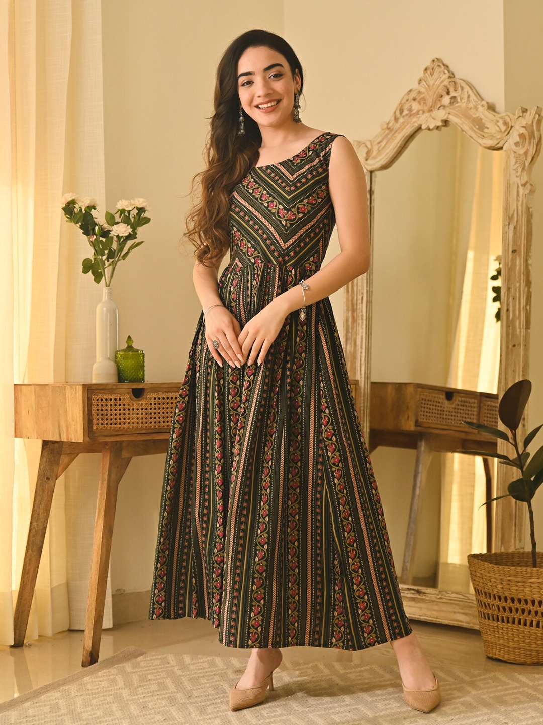 

Rustorange Ethnic Motifs Maxi Maxi Dress, Green