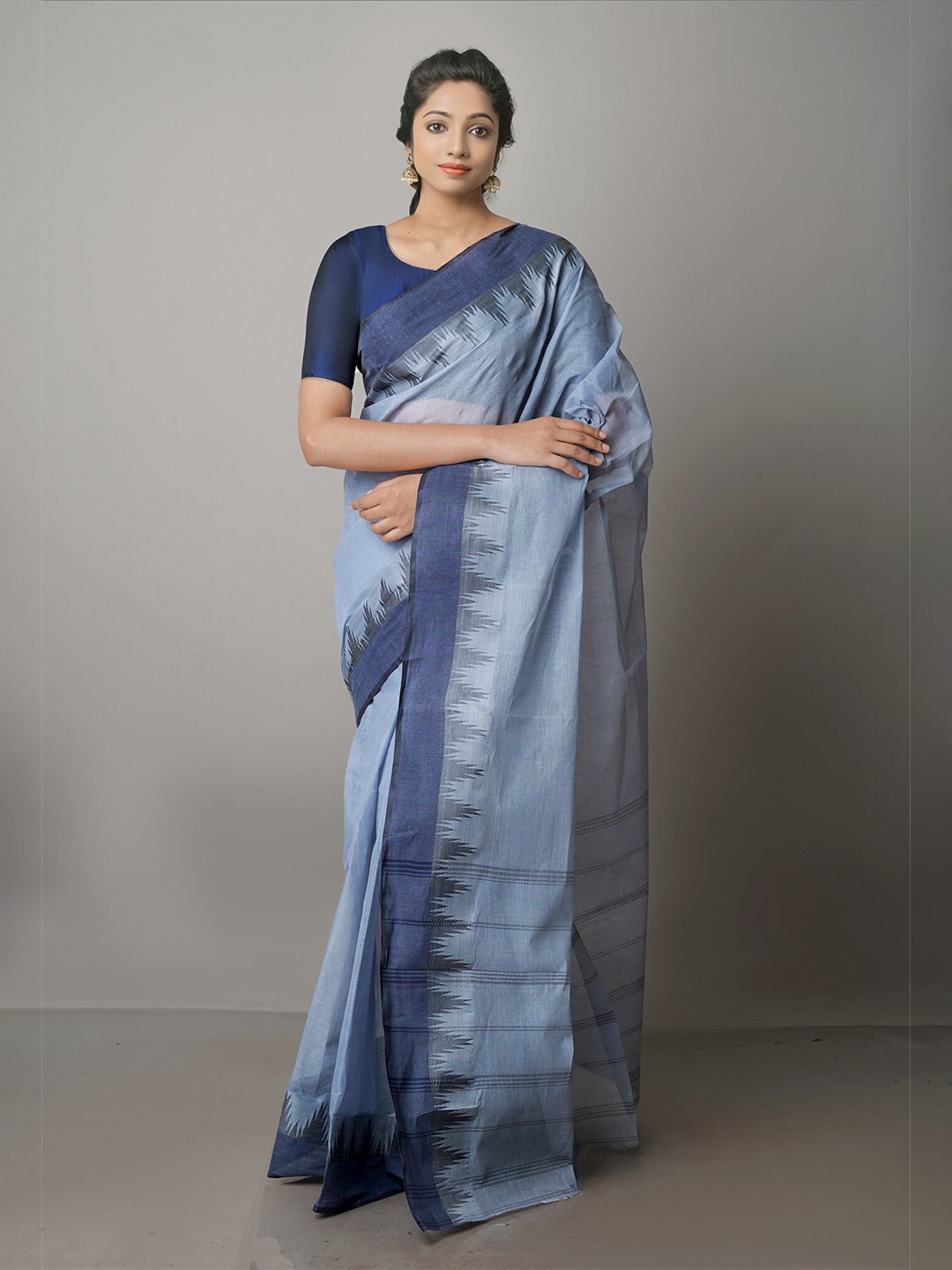

Unnati Silks Pure Cotton Taant Saree, Grey