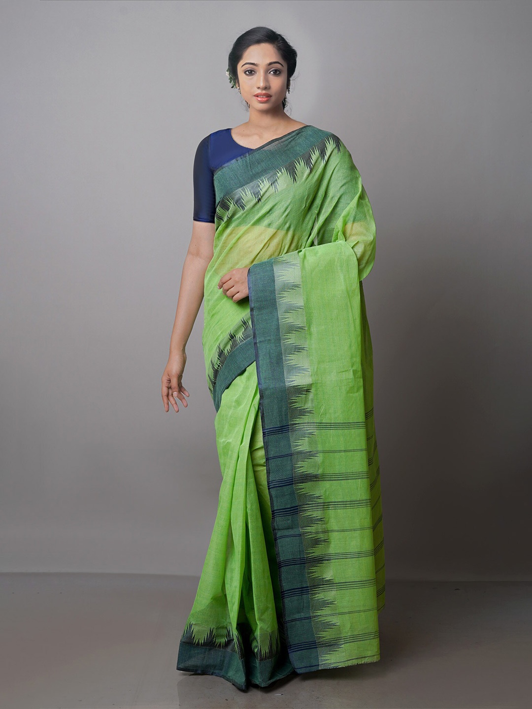 

Unnati Silks Woven Design Bordered Handloom Pure Cotton Saree, Green
