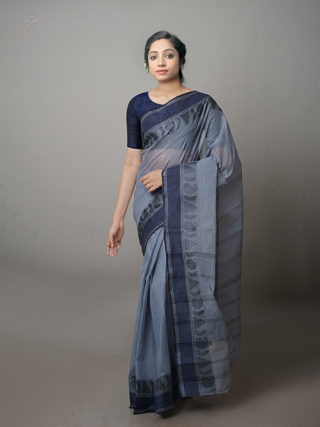 

Unnati Silks Pure Cotton Handloom Taant Saree, Grey