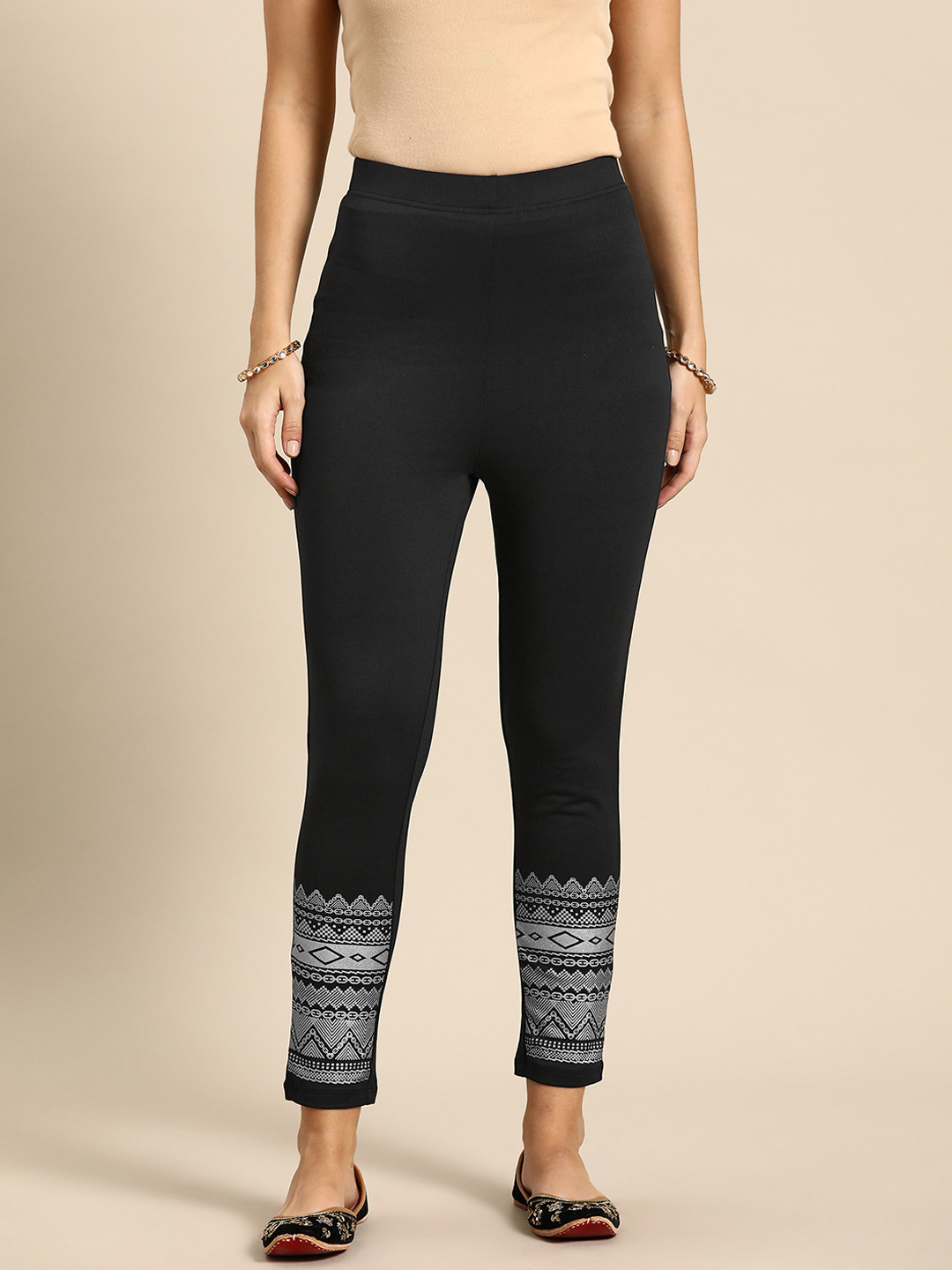 

Sangria Women Aztec Print Detail Ankle-Length Leggings, Black