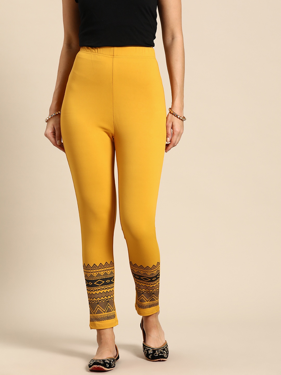 

Sangria Women Aztec Print Detail Ankle-Length Leggings, Mustard