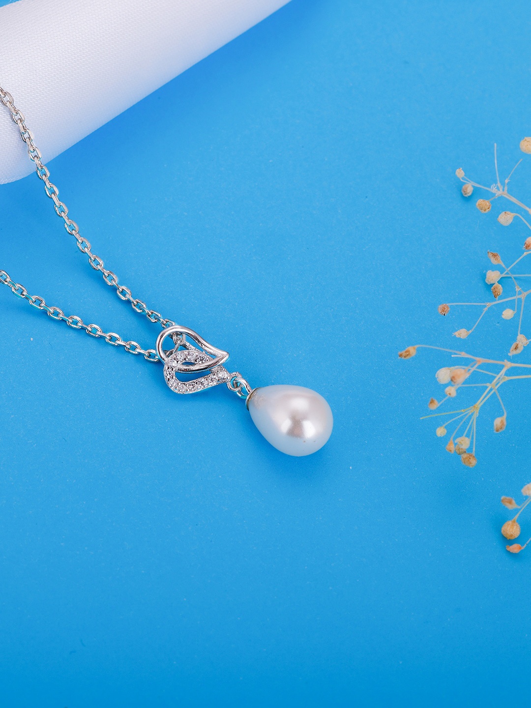 

GIVA 925 Sterling Silver Rhodium-Plated Pearls Studded Pendant With Link Chain