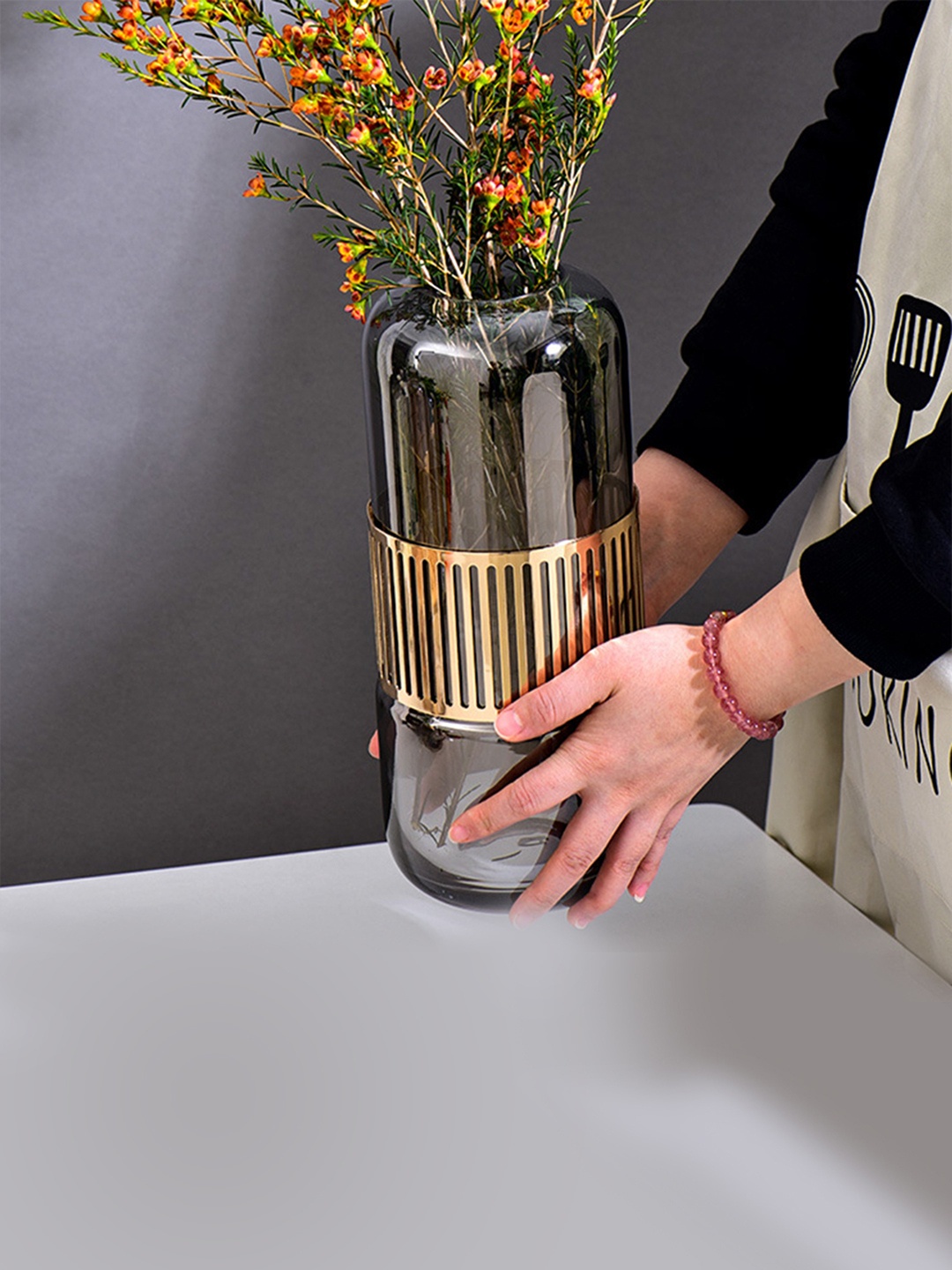 

Nestasia Grey & Gold-Toned Glass Bouquet Pot Vase