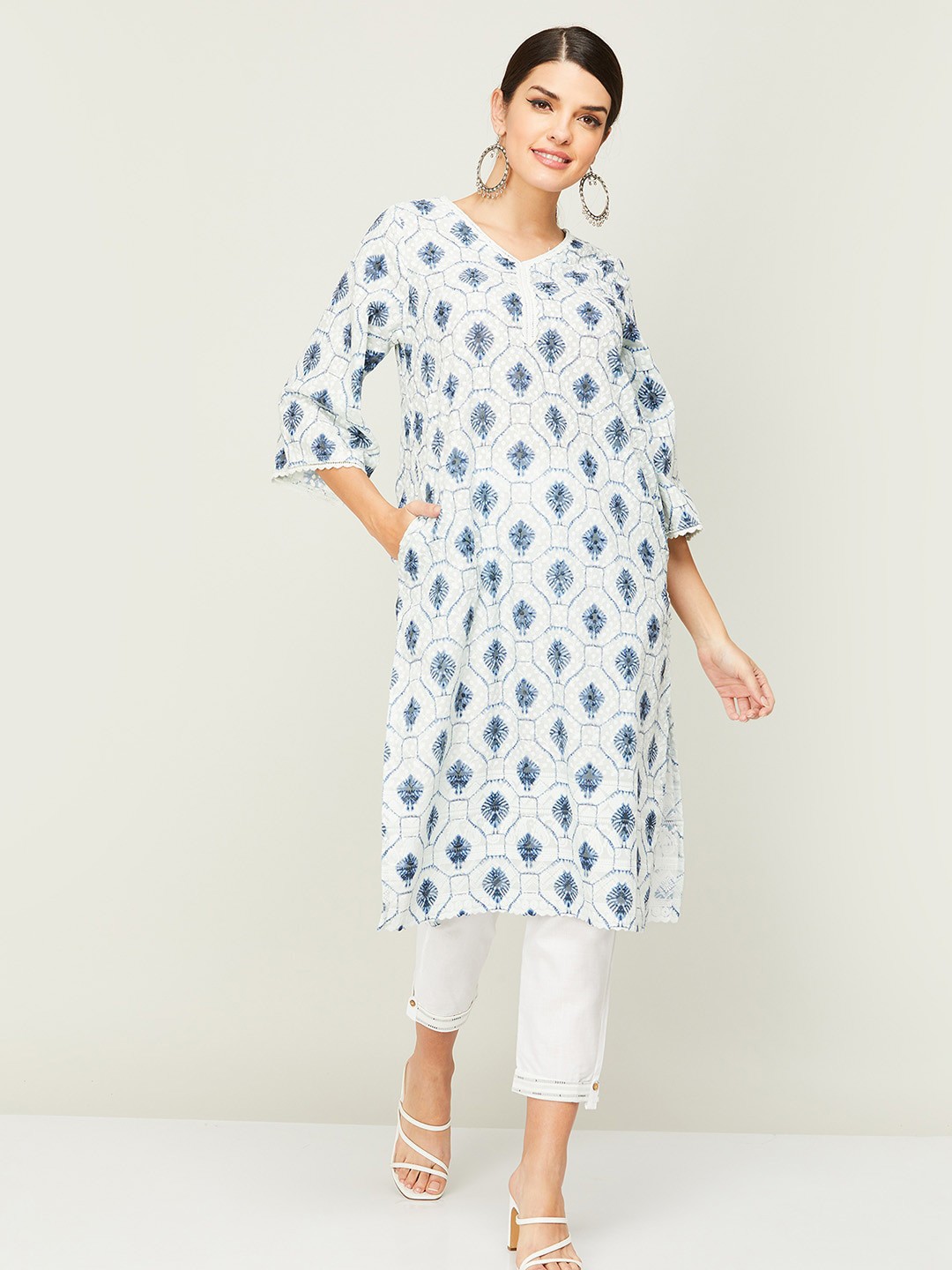 

Melange by Lifestyle Women Ethnic Motifs Embroidered Thread Work Pure Cotton Kurta, Blue