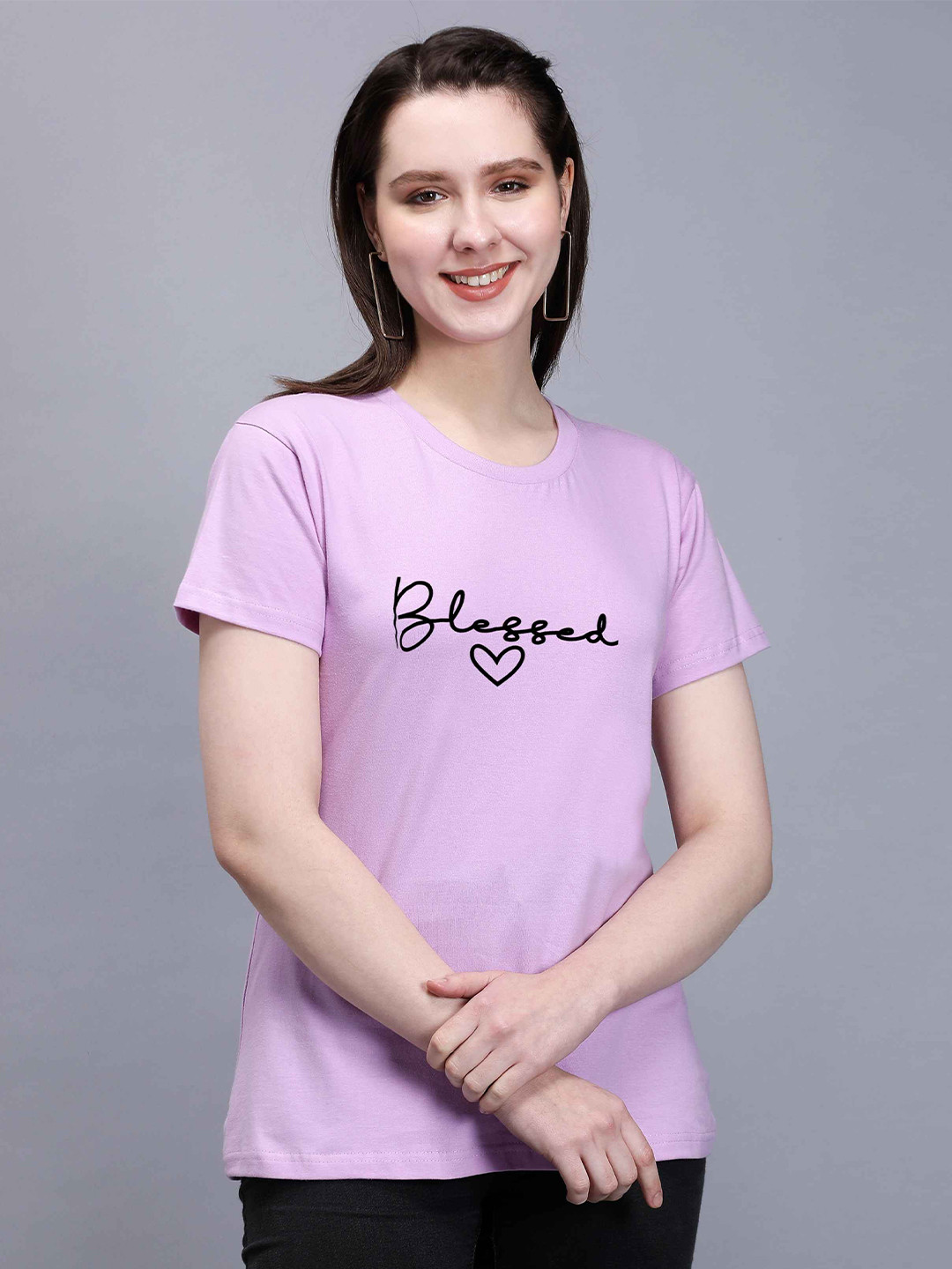 

TRENDY RABBIT Women Lavender Printed Applique T-shirt