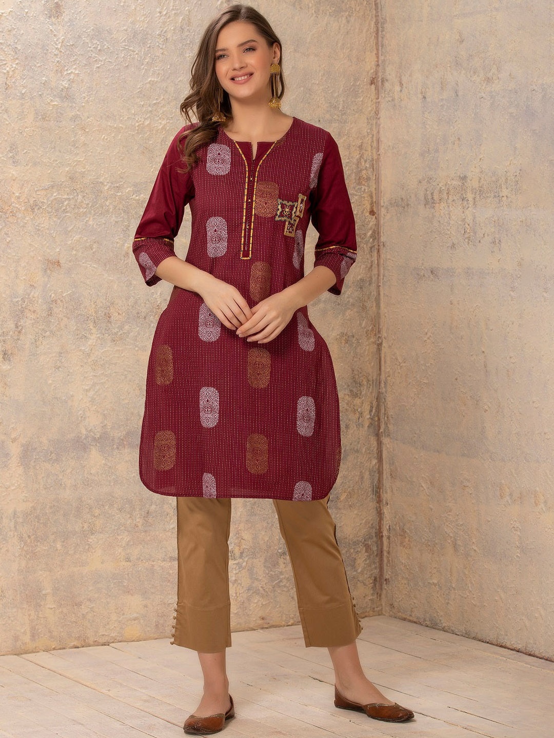 

Lakshita Women Ethnic Motifs Printed Kurta, Magenta