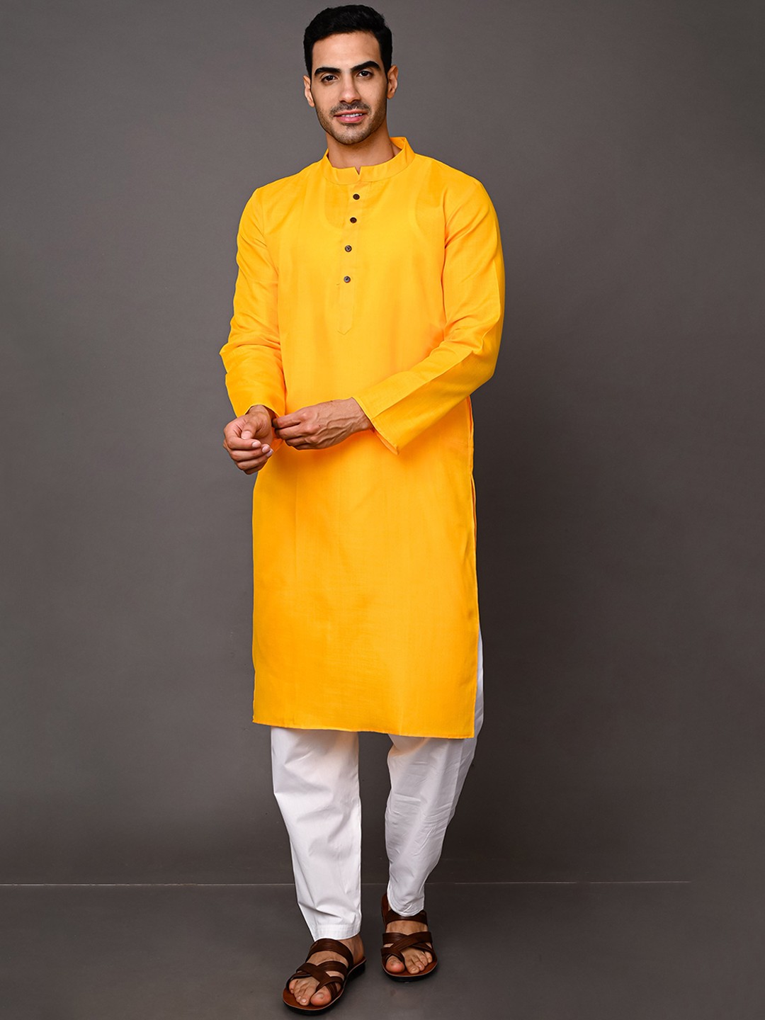 

VESHAM Men Mandarin Collar Kurta with Pyjamas, Yellow