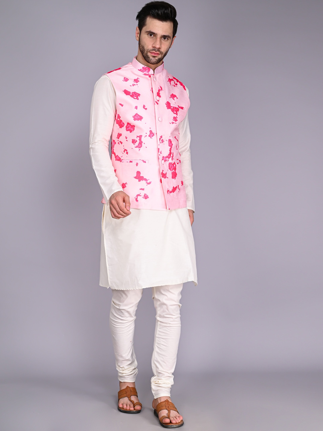 

VESHAM Men Pink Printed Kurta Set