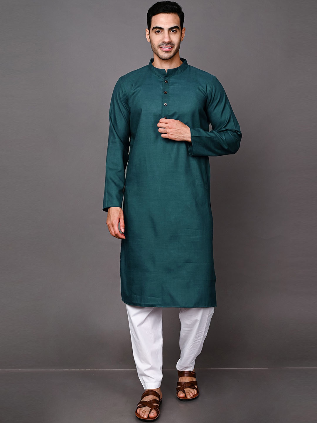 

VESHAM Men Kurta with Pyjamas, Green
