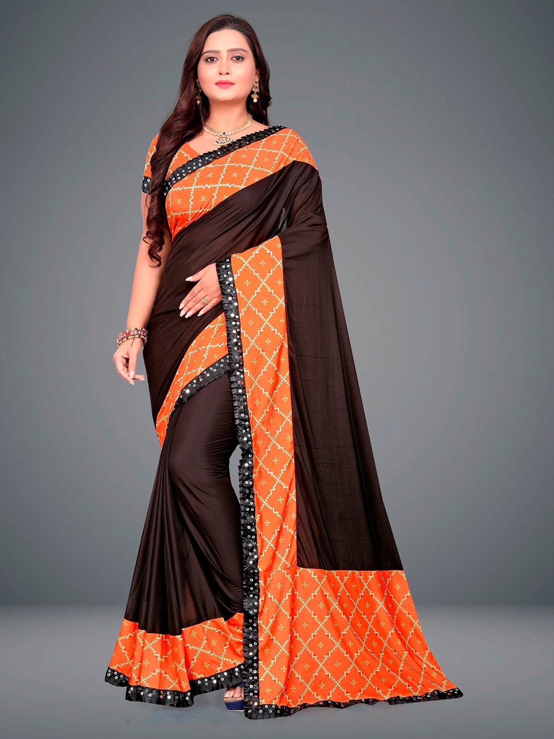 

APNISHA Geometric Printed Sequinned Bordered Saree, Coffee brown