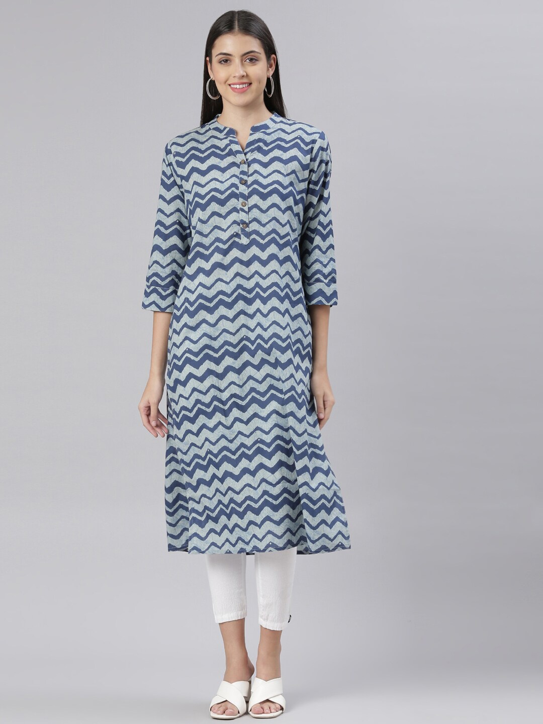 

The Chennai Silks Women Chevron Printed Indigo Pure Cotton Kurta, Navy blue
