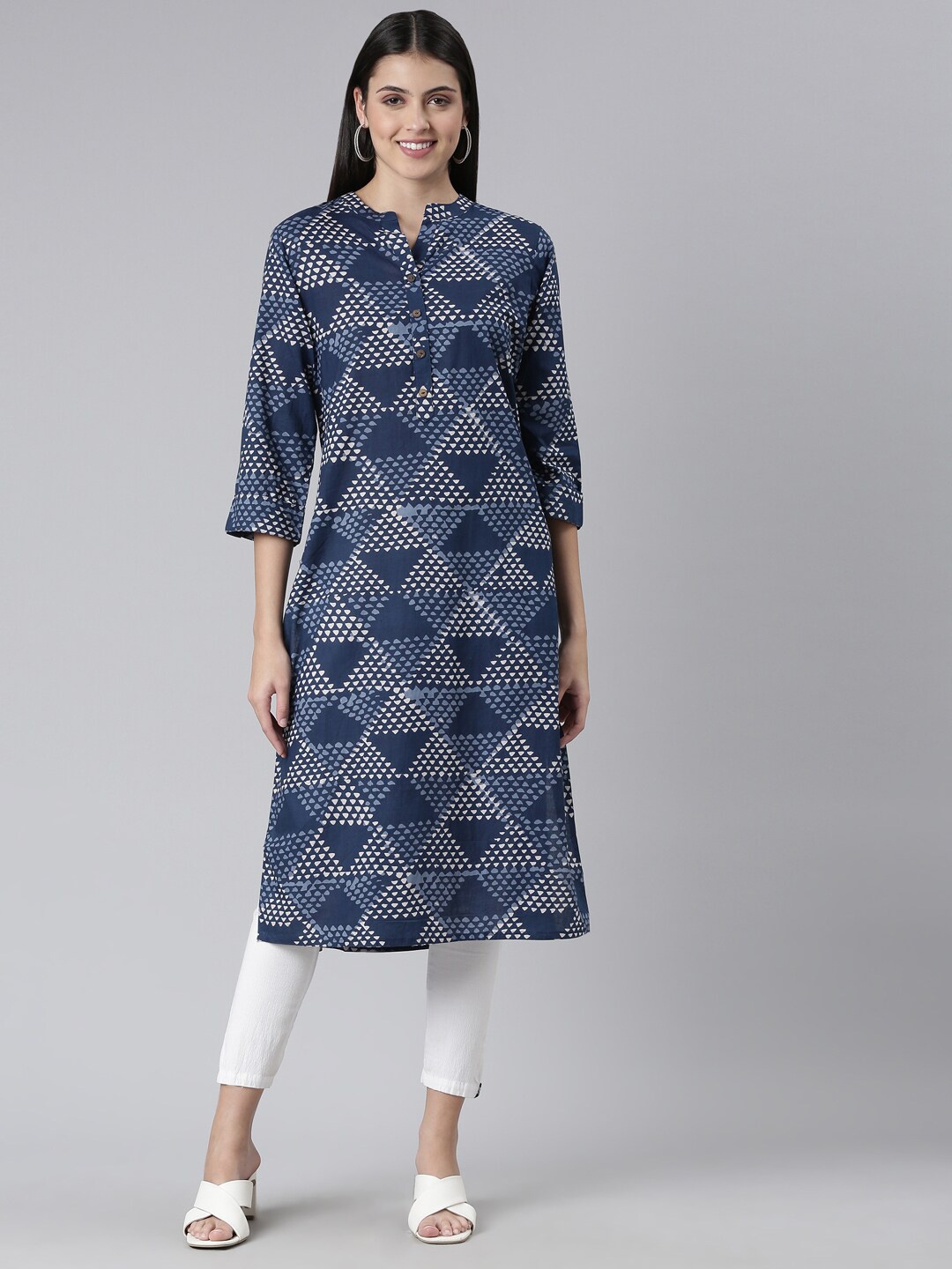 

The Chennai Silks Women Printed Indigo Pure Cotton Kurta, Navy blue