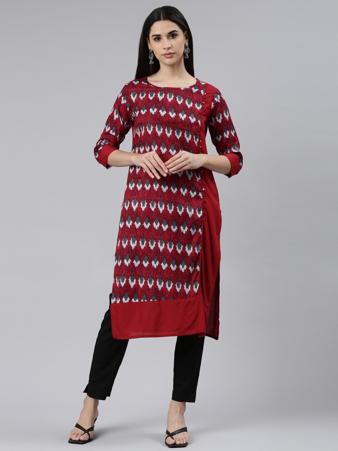 

The Chennai Silks Women Abstract Printed Boat Neck Kurta, Maroon