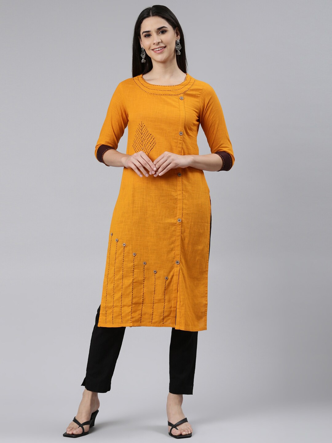 

The Chennai Silks Women Thread Work Kurta, Mustard