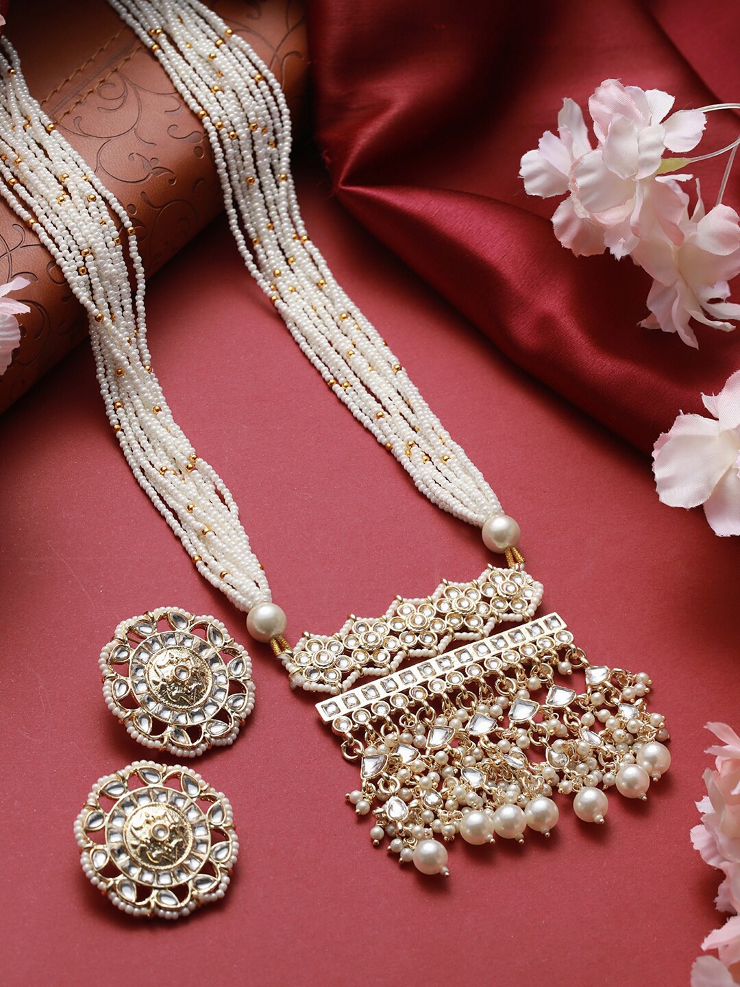 

Priyaasi Women Gold-Plated Kundan Stone-Studded & Pearl Beaded Jewellery Set