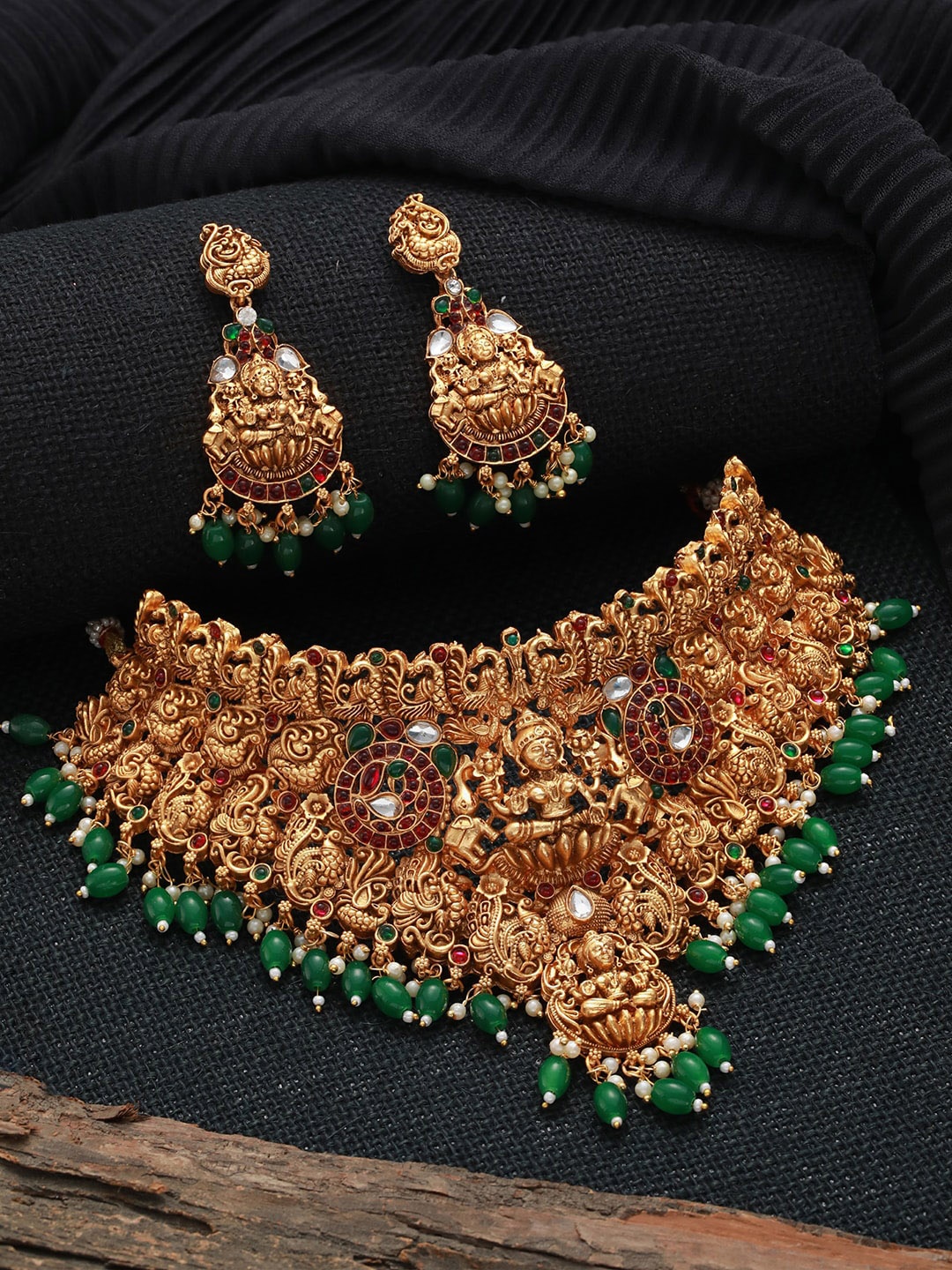 

Priyaasi Women Gold-Plated Stone-Studded & Beaded Jewellery Set, Green