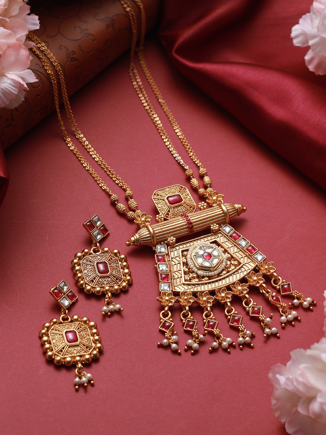 

Priyaasi Women Gold-Plated Stone-Studded & Beaded Jewellery Set, White