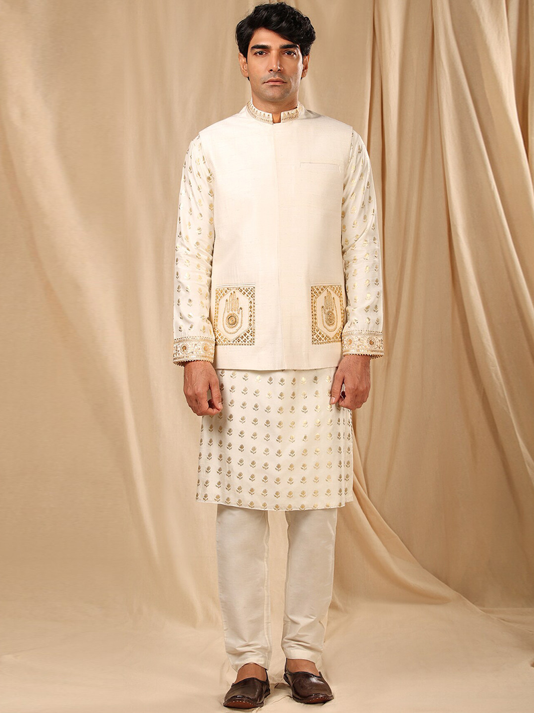 

Masaba Men Embroidered Tailored Jacket, White