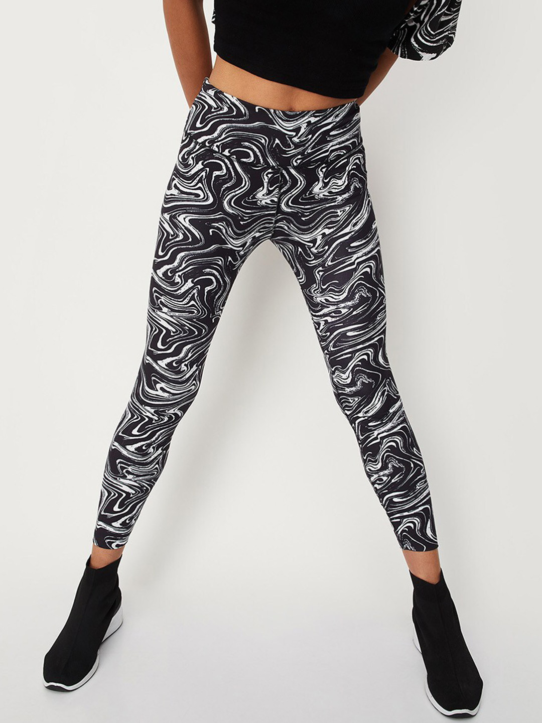 

max Women Printed Ankle Length Tights, Black
