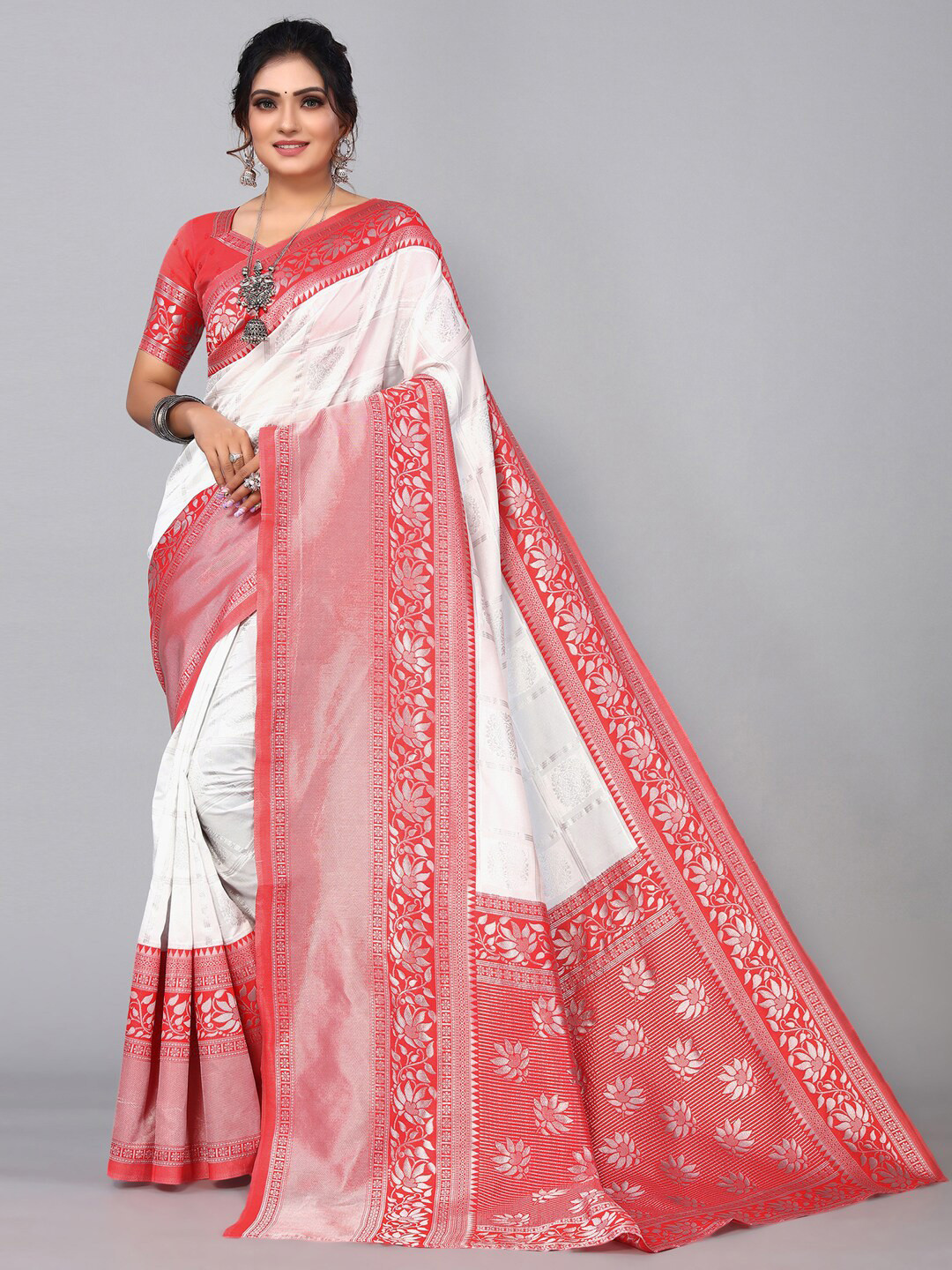 

Mitera Checked Zari Banarasi Saree, Off white