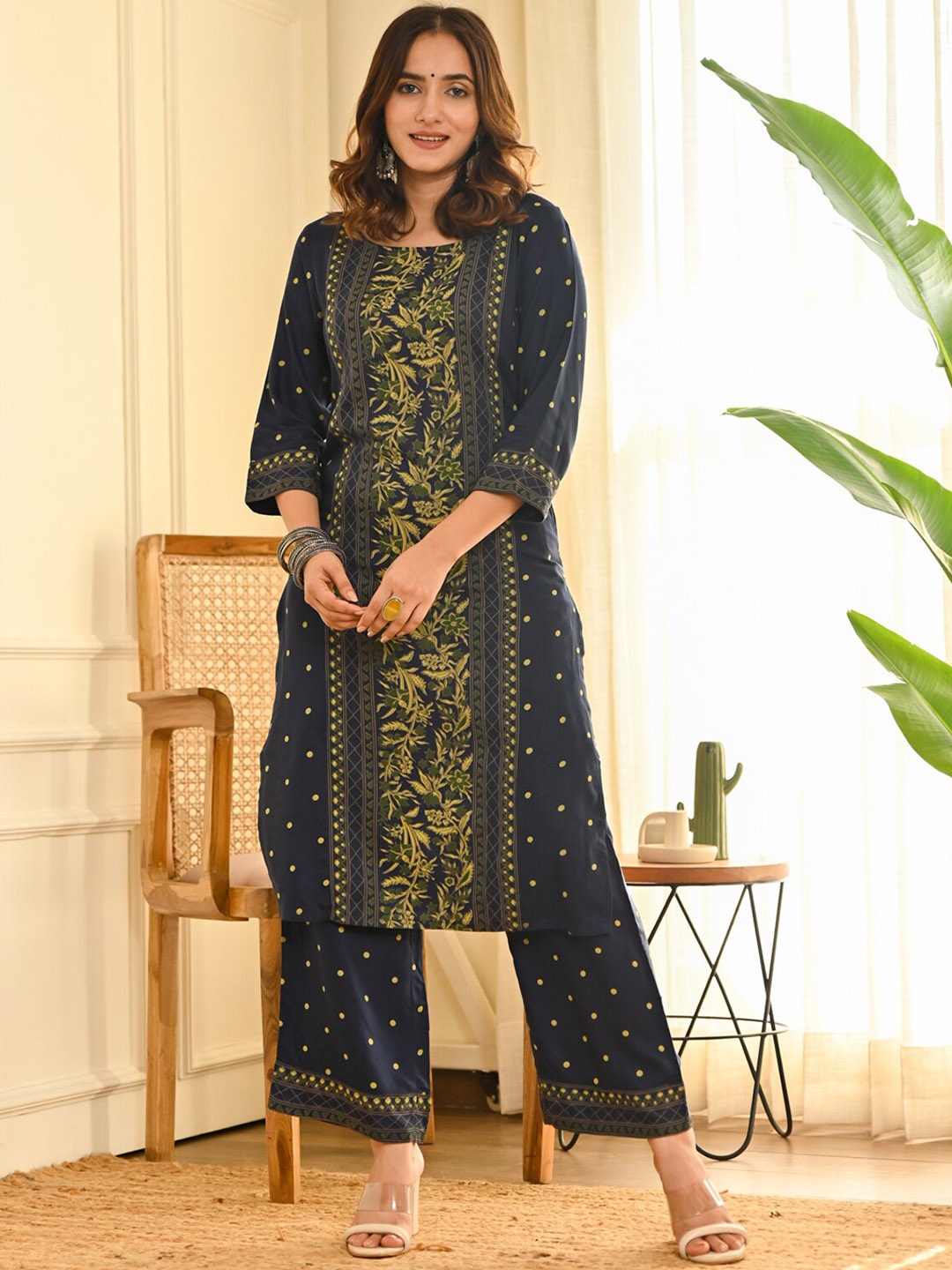 

Rustorange Women Floral Printed Kurta with Palazzos, Navy blue