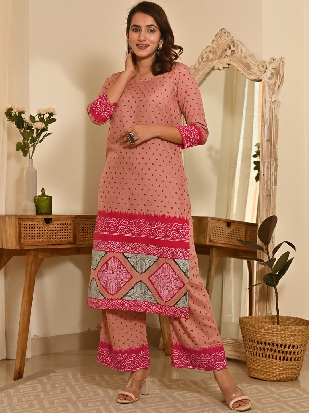 

Rustorange Floral Printed Kurta with Palazzos, Pink