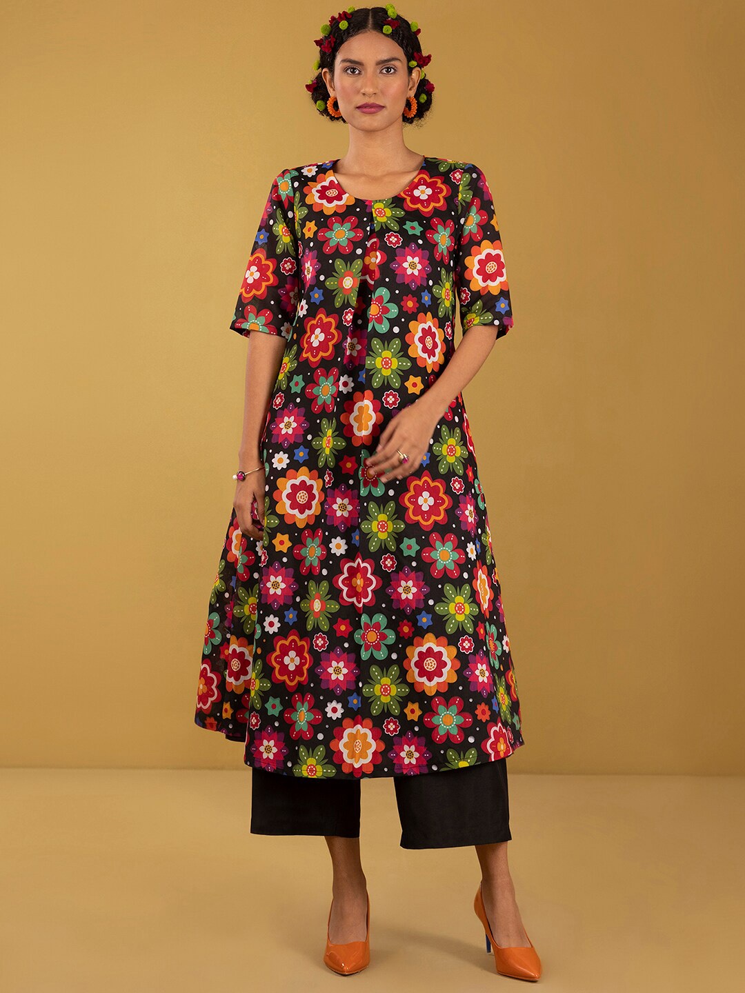 

Pink Fort Women Floral Printed Round Neck Pleated Kurta with Palazzos, Black