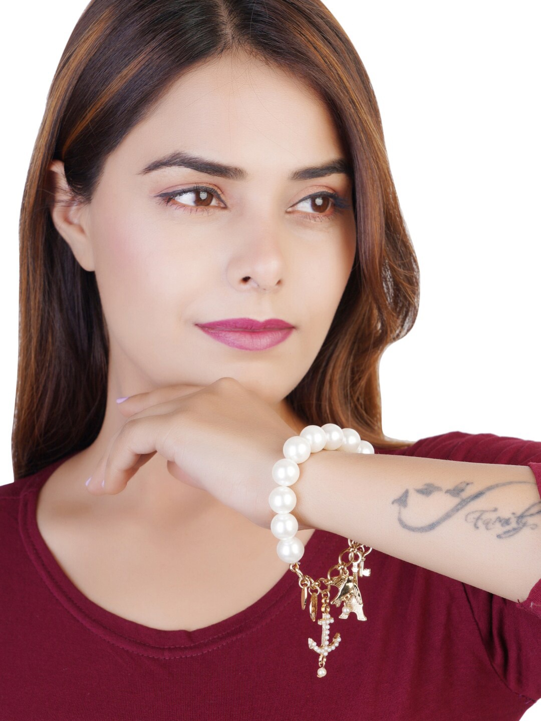 

Estele Women Gold-Plated Pearls Bracelet, White