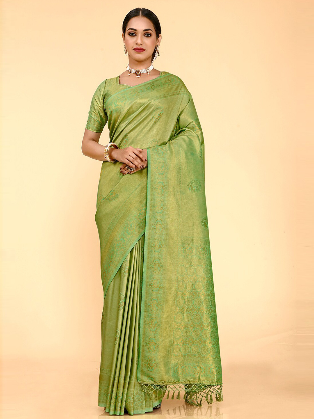 

elora Woven Design Zari Silk Blend Kanjeevaram Saree, Green