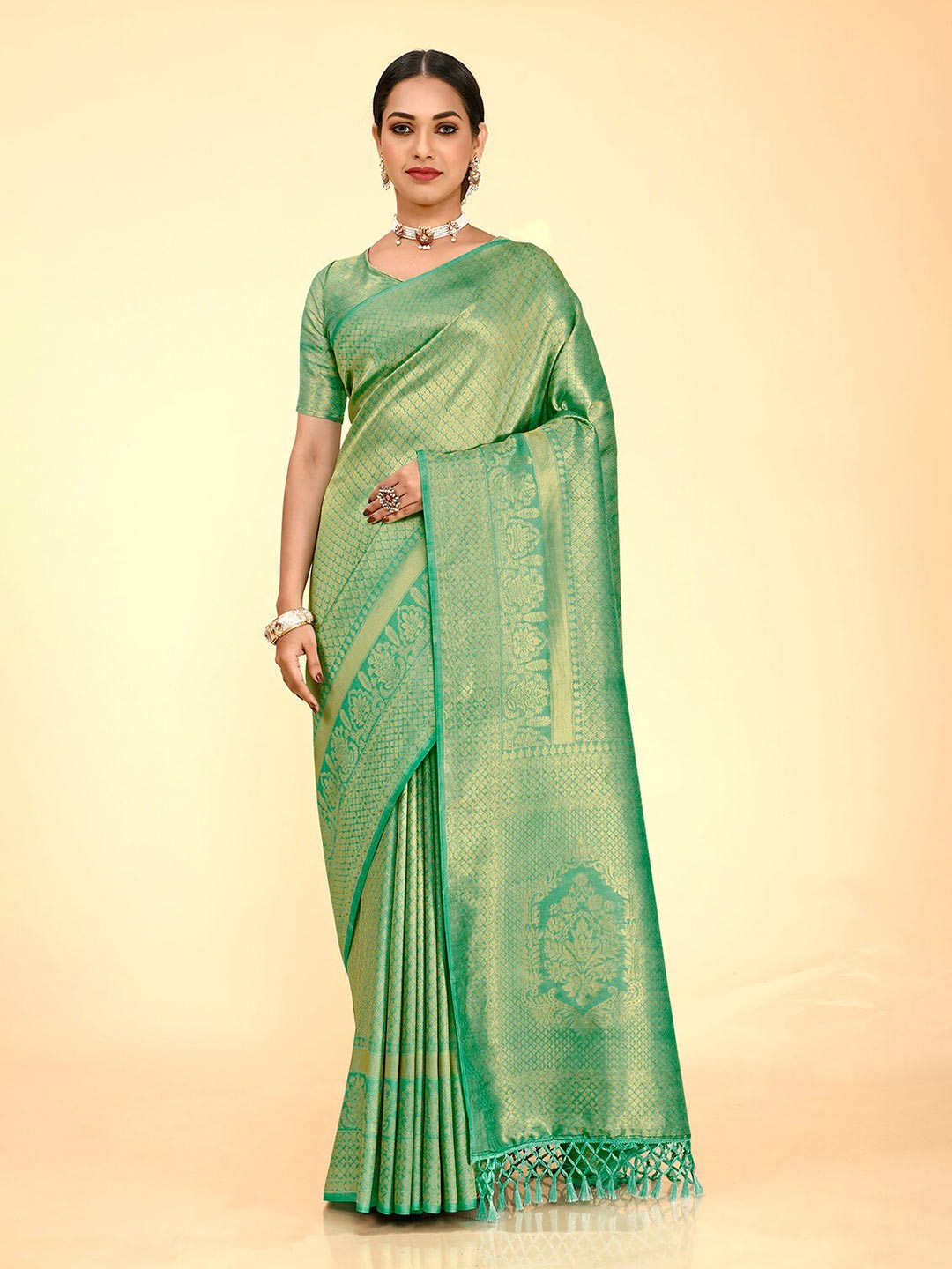 

elora Ethnic Motifs Zari Silk Blend Kanjeevaram Saree, Green