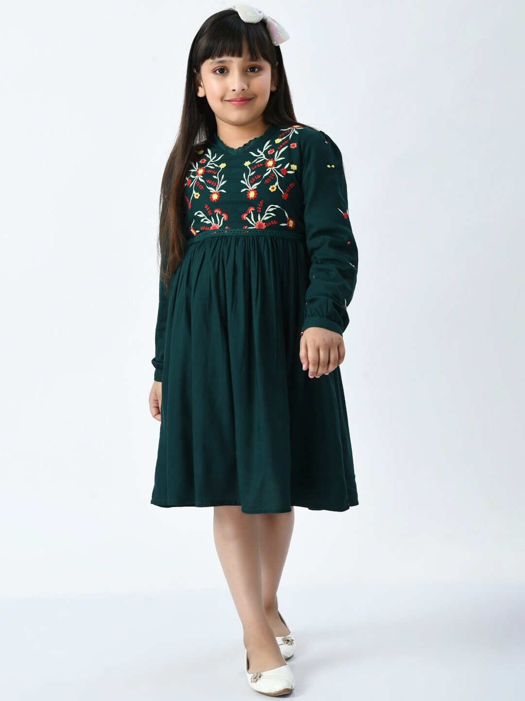 

Bella Moda Girls Floral Embroidered Dress, Green