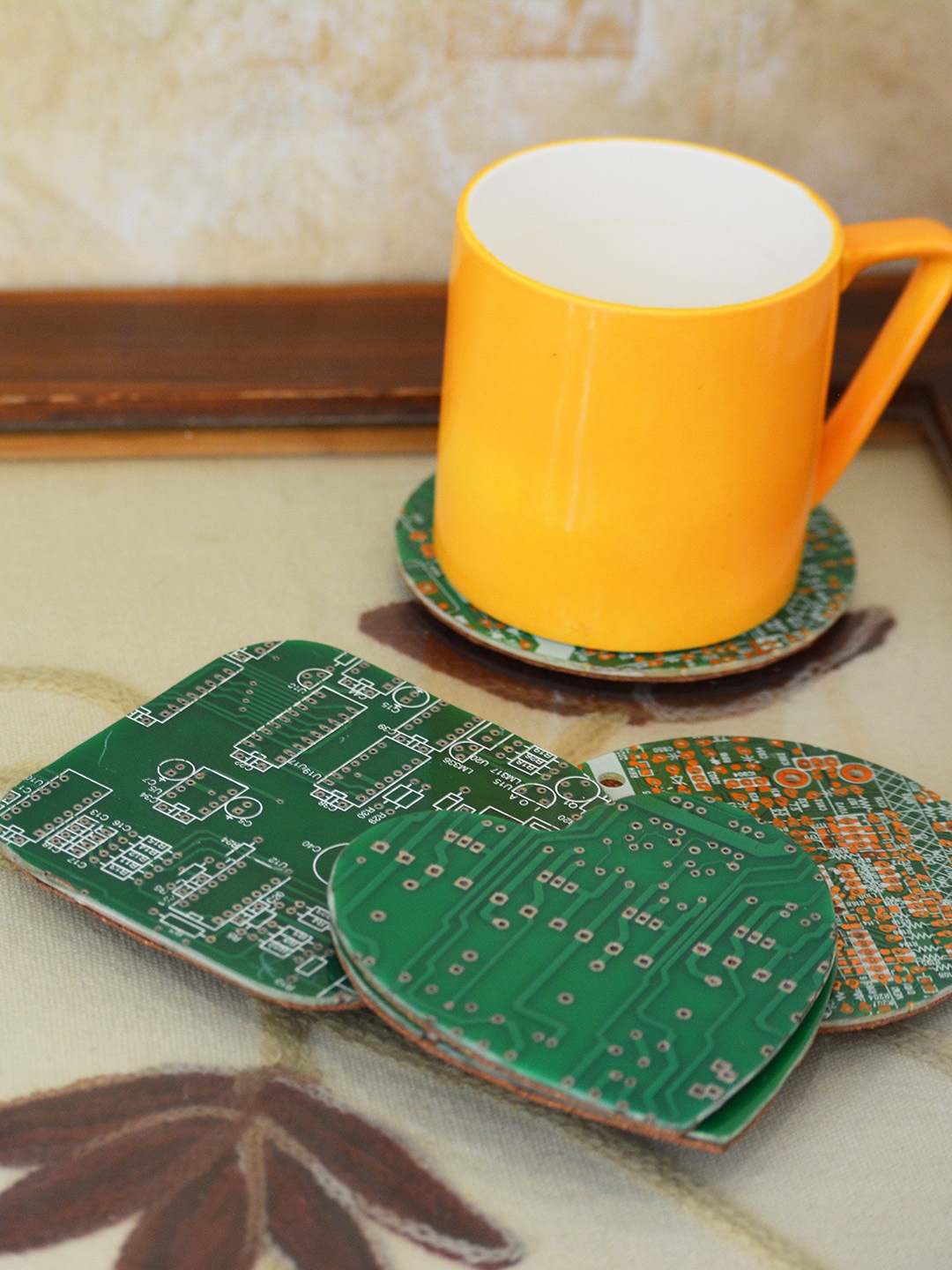 

Ariana Green Set of 6 Wooden Coasters with Stand