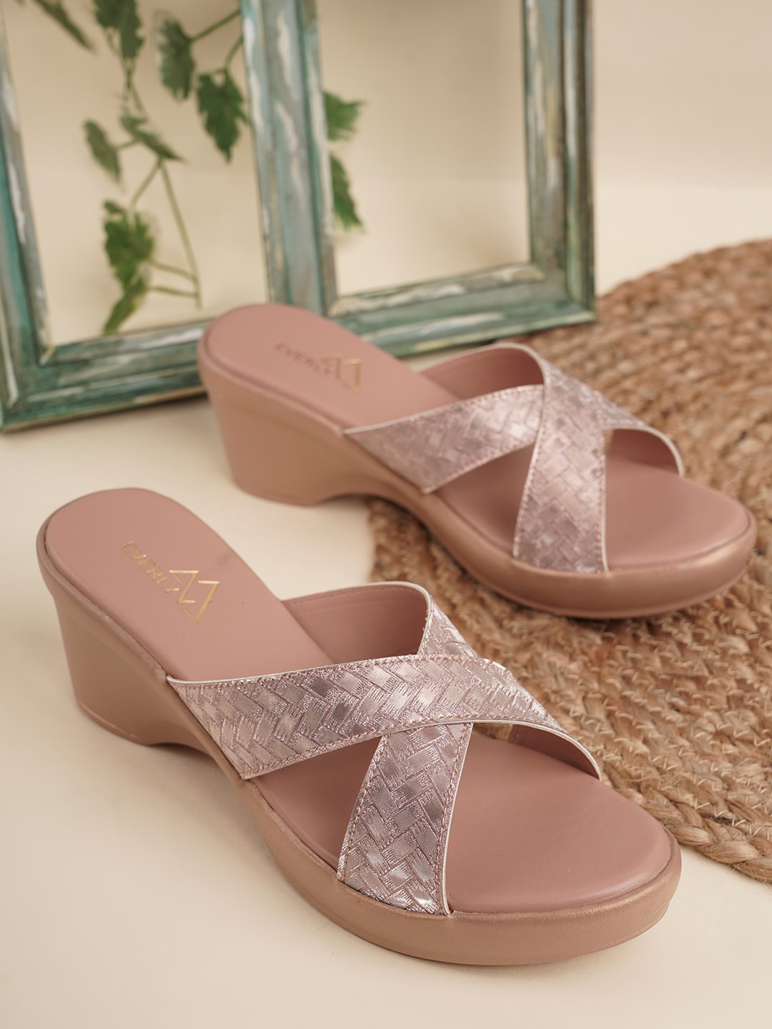 

EVERLY Embellished Wedge Heels, Pink