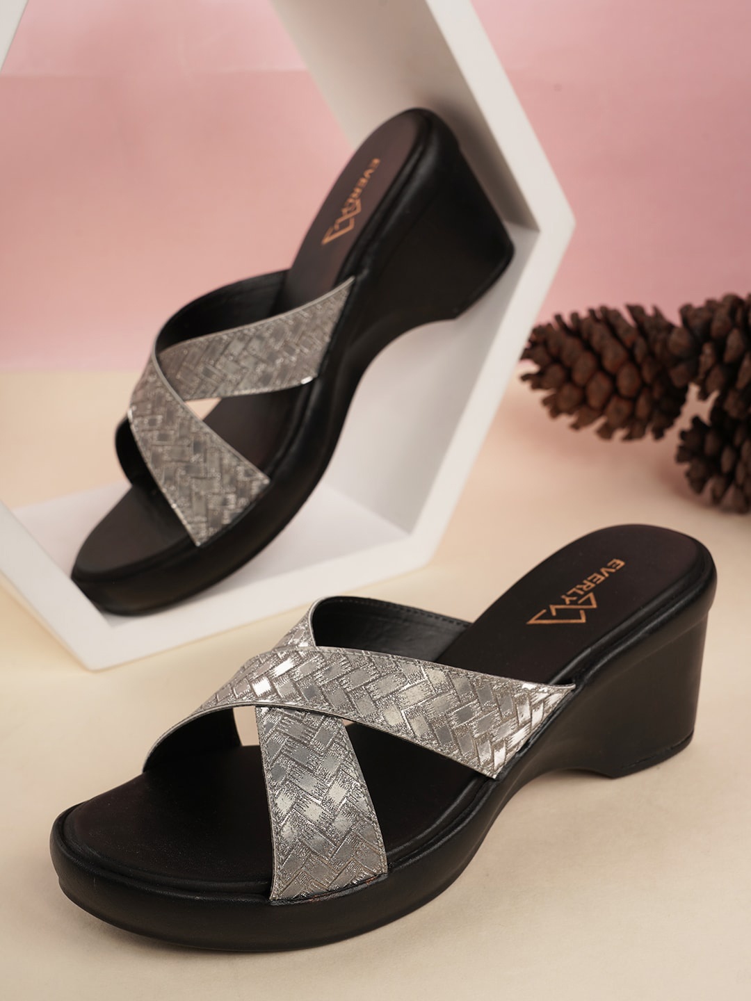 

EVERLY Textured Comfort Heels, Grey
