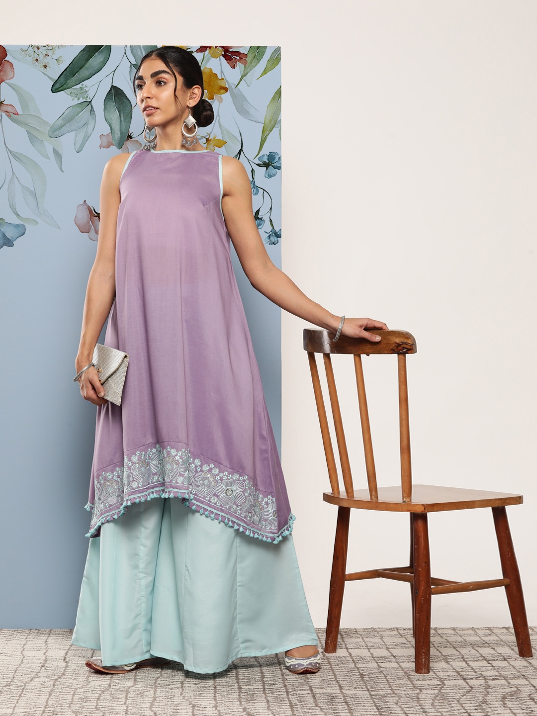 

Inddus Floral Embroidered A-Line Kurta With Palazzos, Lavender