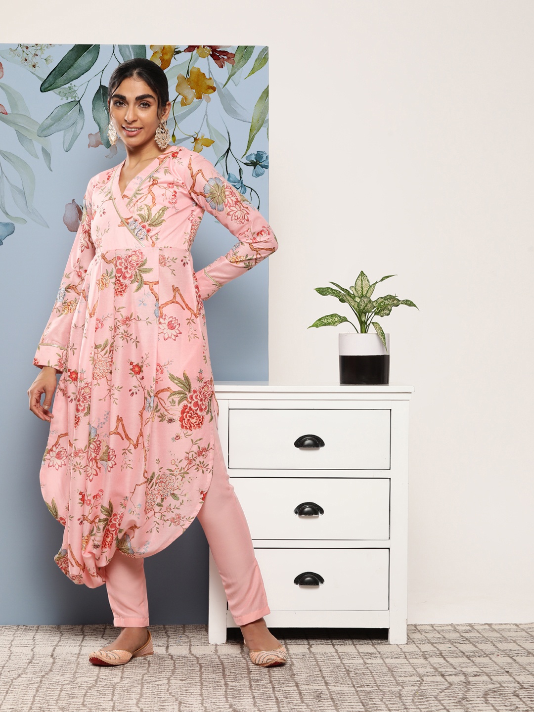 

Inddus Ethnic Motifs Printed Angrakha Gotta Patti Kurta With Trousers, Pink