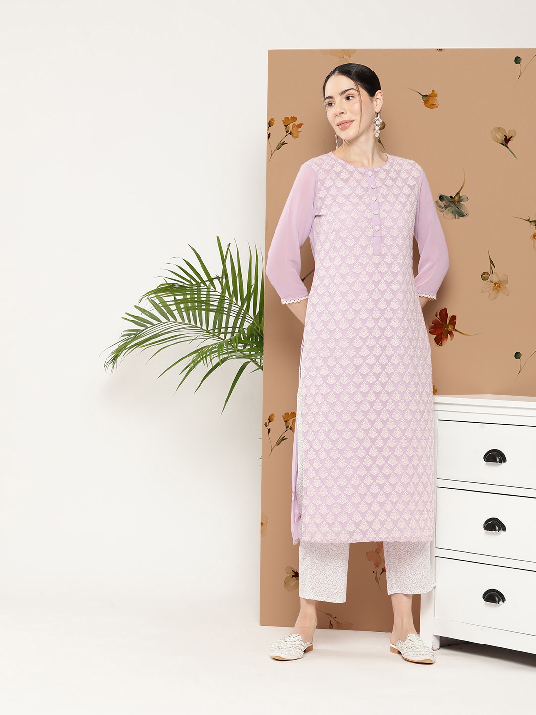 

Inddus Women Ethnic Motifs Embroidered Thread Work Georgette Kurta, Lavender