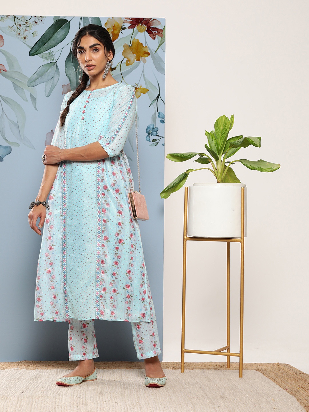 

Inddus Women Floral Printed A-Line Kurta With Trousers, Blue