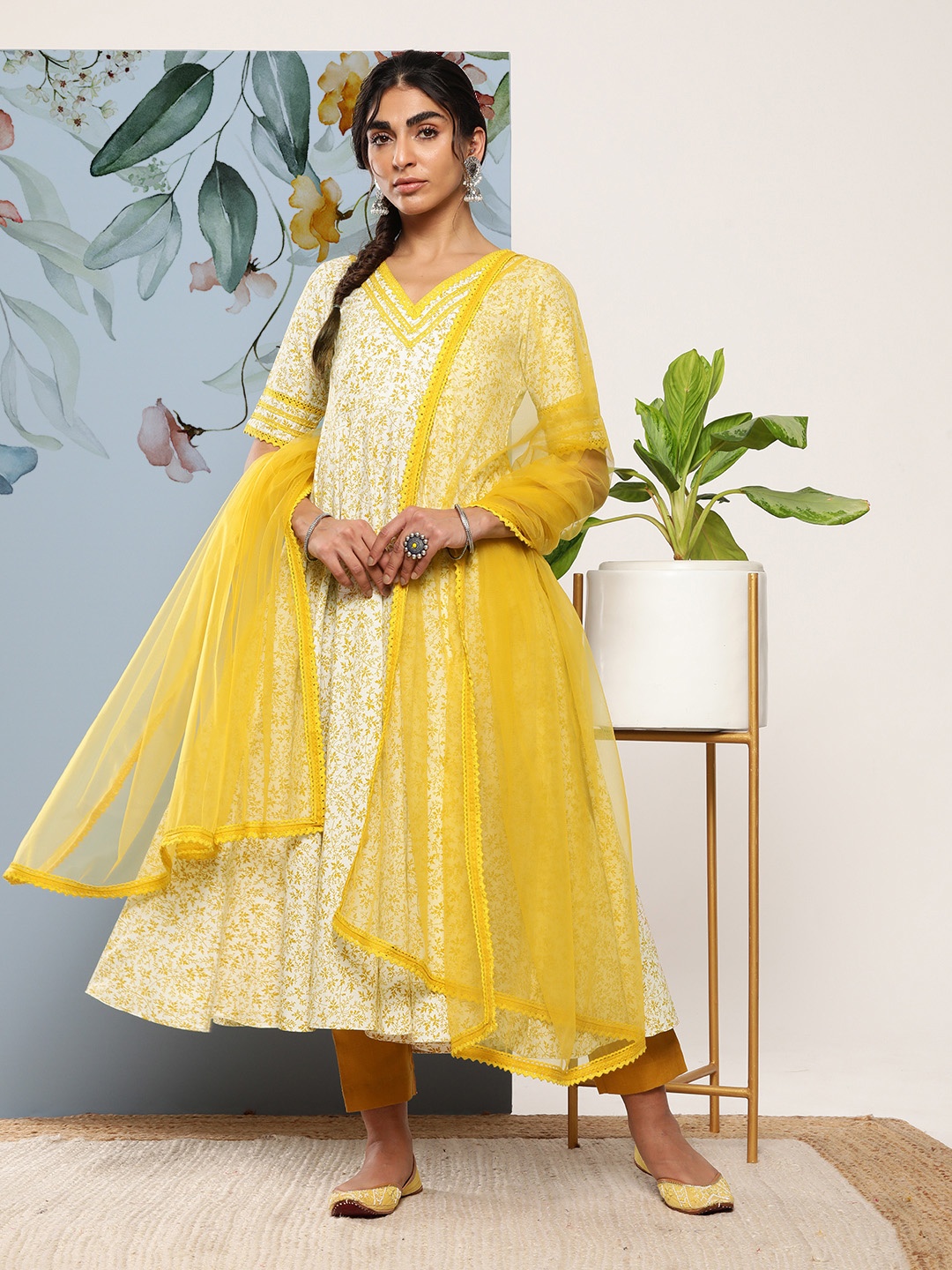 

Inddus Women Floral Printed Thread Work Kurta With Trousers & With Dupatta, White