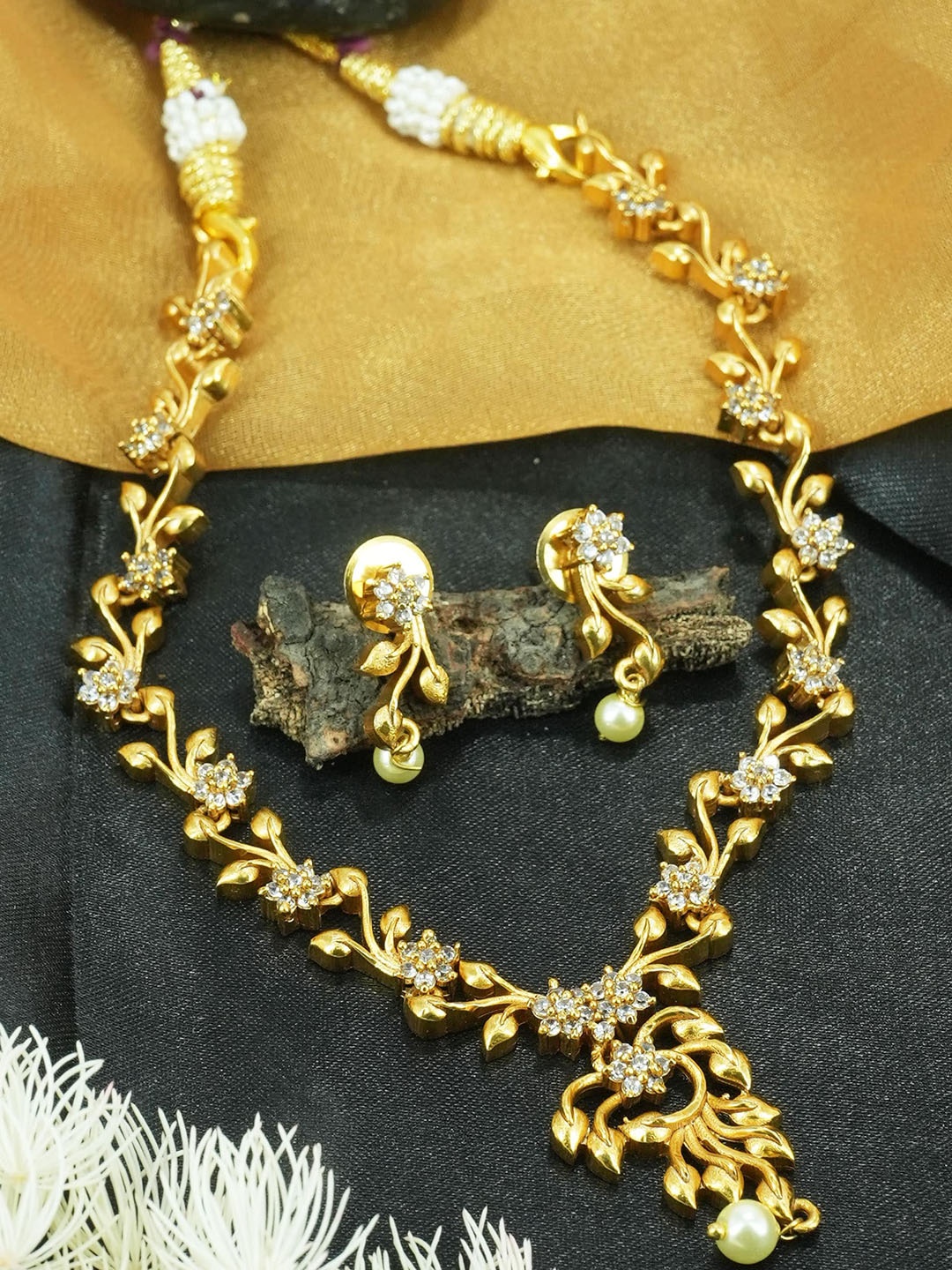 

GRIIHAM Gold-Plated AD-Studded Jewellery Set