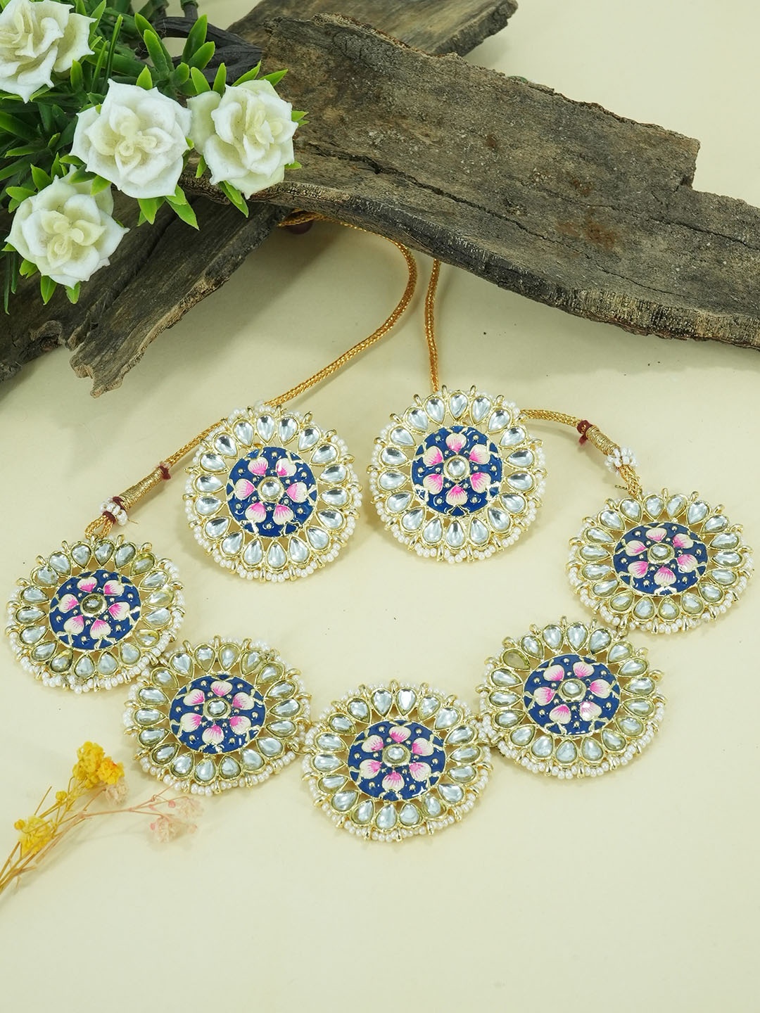 

GRIIHAM Gold-Plated Kundan-Studded Jewellery Set