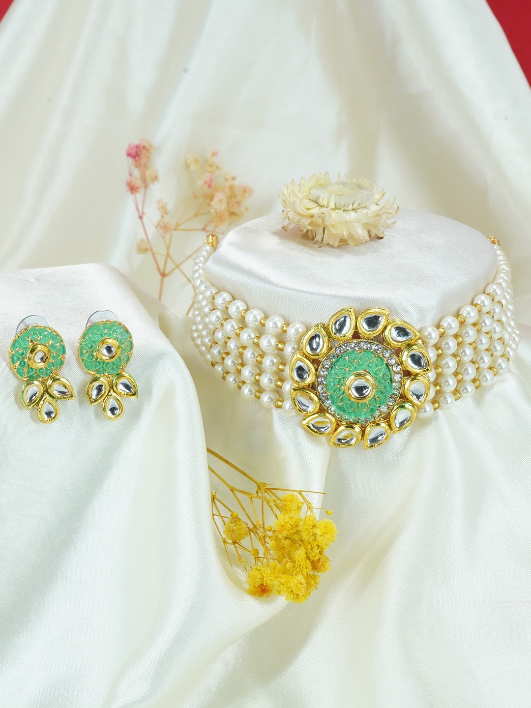 

GRIIHAM Gold-Plated Kundan-Studded & Pearl Beaded Jewellery Set