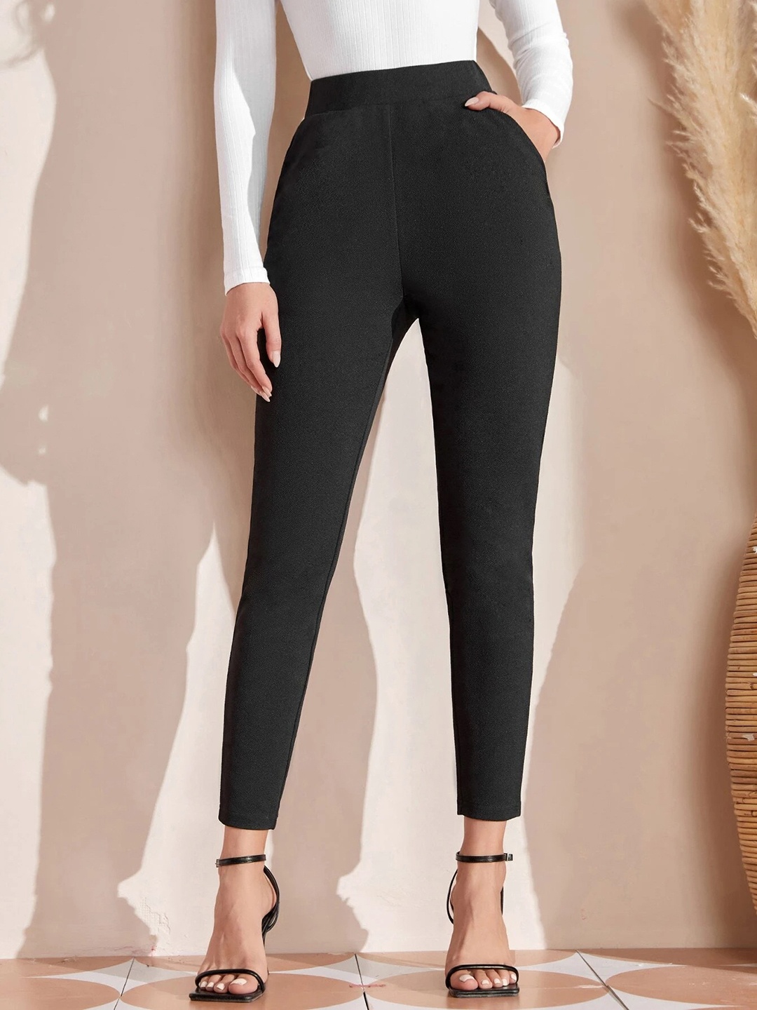 

Velmita Women Slim Fit High-Rise Trouser, Black